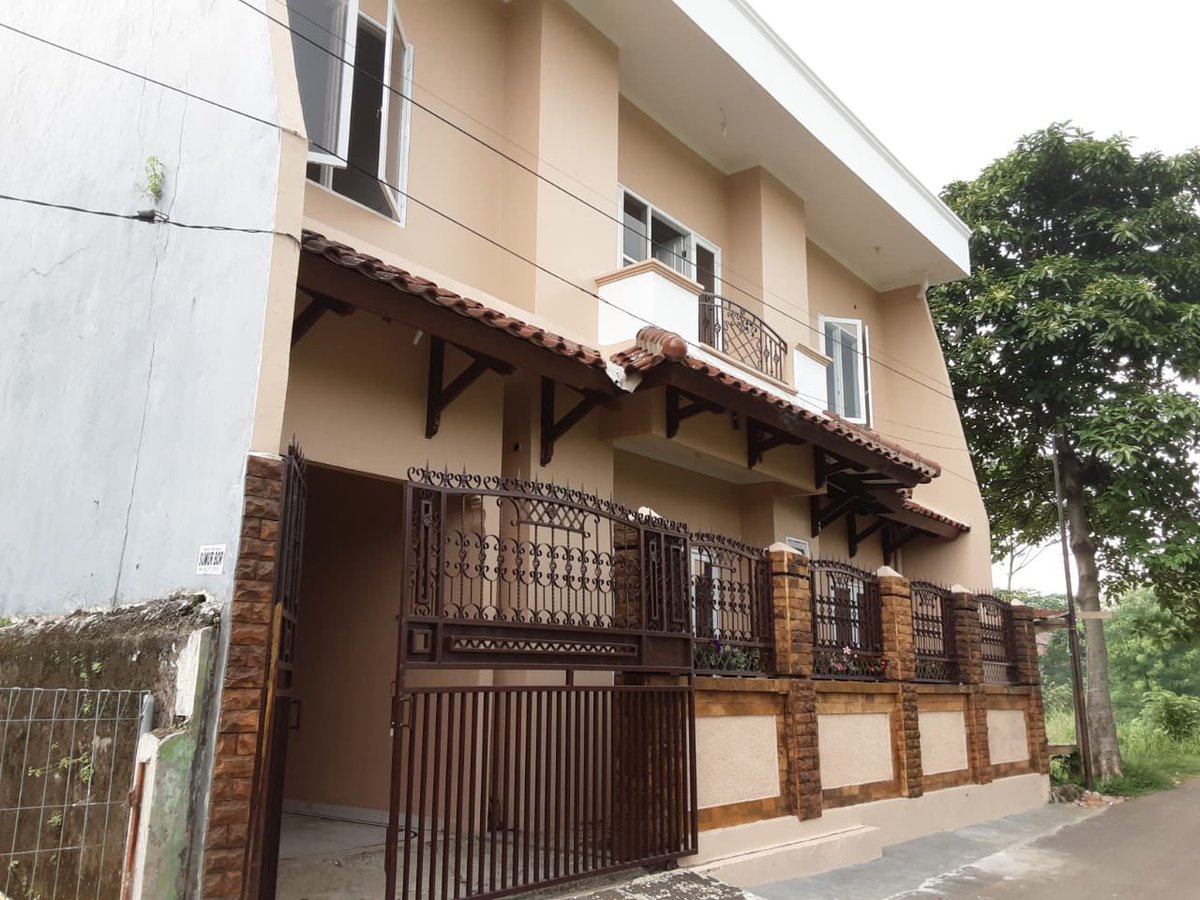 Naayyyyyyy's tweet photo. Guyss aku mau jual rumah 

Nego sampai deal, tanpa perantara yaa 

Spesifikasi

1. Luas tanah : 214 m2
2. Luas bangunan : 340 m2  
3. Bangunan 2 lantai

Harga 4,7M (Nego)

Minta bantu like dan retweetnya ya….

Untuk Spesifikasi lengkapnya ada di bawah

#jualrumahbogor #zonauang https://t.co/zyE45YcH5D