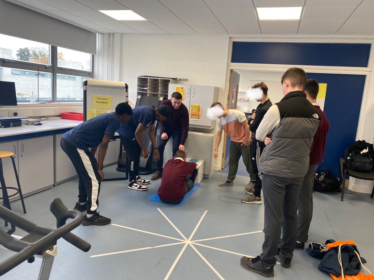HealthITSligo's tweet photo. We’ve all bodies 🩻 at the ready here to chat to students about our Health Science &amp; Health Promotion courses @atusligo_ie 💪🏻 Drop by to hear more! # https://t.co/MgUQoo82Z9