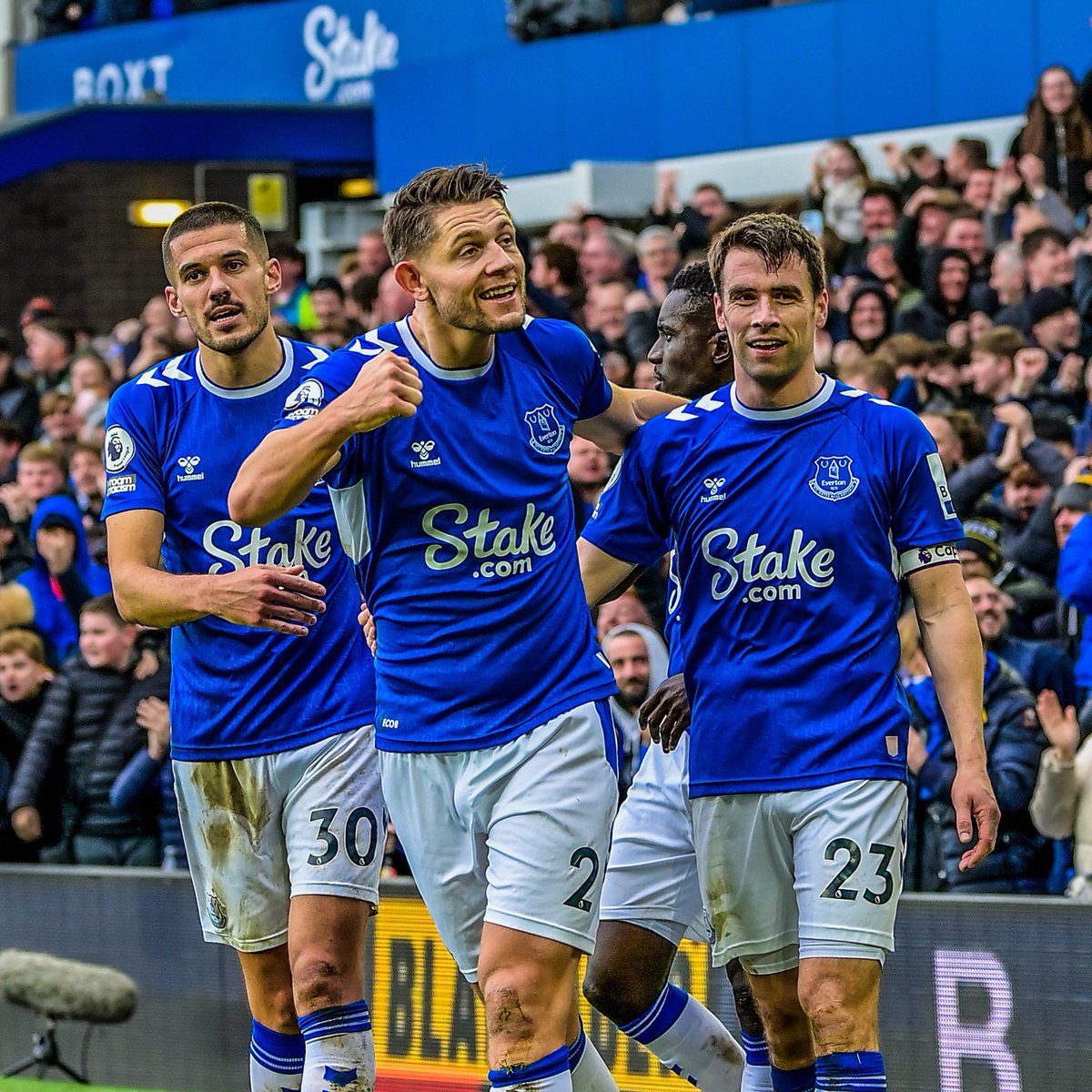 eurofootcom's tweet photo. 🚨🔵 𝐁𝐑𝐄𝐀𝐊𝐈𝐍𝐆 | Everton have been given a 10-point deduction, reports @joe_strange. 

The club will immediately appeal this decision. https://t.co/j659sQ5nVF