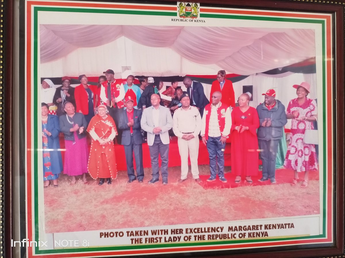 VictoriaQueens2's tweet photo. I standing next to Hon Rigathi Gachangua. https://t.co/OWMptmNNQV