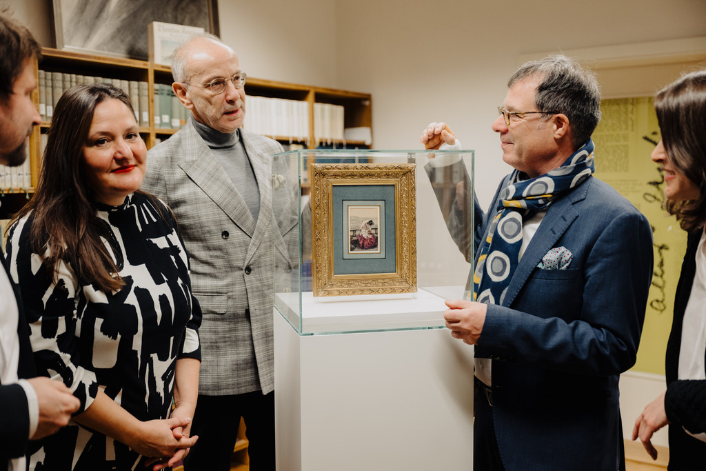 UniversitĂ€t Potsdam (@unipotsdam) on Twitter photo Theodor-Fontane-Archiv erwirbt Adolph von Menzel-GemĂ€lde âLesende Dameâ: Mit Hilfe der <a href="/LaenderKultur/">Kulturstiftung der LĂ€nder</a> und <a href="/EvsHoernes/">Ernst von SIEMENS Kunststiftung</a> kommt das Bild, das Menzel Emilie Fontane, die Ehefrau Theodor Fontanes, widmete, in den Nachlass:
uni-potsdam.de/de/medieninforâŠ
<a href="/FontaneArchiv/">TheodorFontaneArchiv</a> <a href="/AnnaArchiv/">Anna Busch</a> <a href="/peertrilcke/">Peer Trilcke (peertrilcke.bsky.social)</a> Theodor-Fontane-Archiv erwirbt Adolph von Menzel-GemĂ€lde âLesende Dameâ: Mit Hilfe der <a href="/LaenderKultur/">Kulturstiftung der LĂ€nder</a> und <a href="/EvsHoernes/">Ernst von SIEMENS Kunststiftung</a> kommt das Bild, das Menzel Emilie Fontane, die Ehefrau Theodor Fontanes, widmete, in den Nachlass:
uni-potsdam.de/de/medieninforâŠ
<a href="/FontaneArchiv/">TheodorFontaneArchiv</a> <a href="/AnnaArchiv/">Anna Busch</a> <a href="/peertrilcke/">Peer Trilcke (peertrilcke.bsky.social)</a>