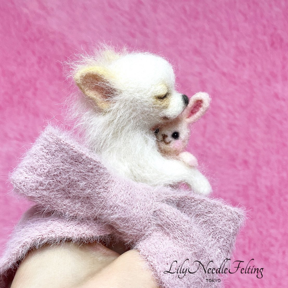 #ファンになってくれる人RT

制作中の羊毛フェルトのチワワちゃん。
見ていると思わず微笑んでしまうような作品を目指して羊毛フェルトで動物たちを作っています。
一人でも多くの方に作品をご覧いただけたら嬉しいです♡
