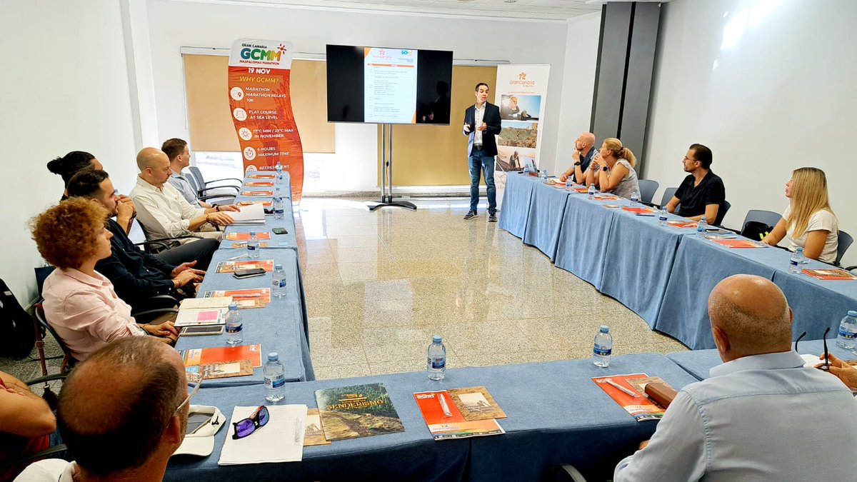 Con representantes de ocho agencias de viajes extranjeras se está desarrollando en ExpoMeloneras la Jornada de Turismo y Deporte organizada por Gran Canaria Tri, Bike & Run (@gctribikerun).