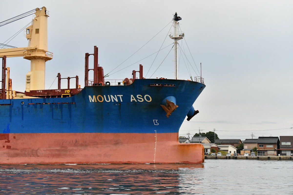 megoo5418's tweet photo. 阿蘇山🚢(MOUNT ASO)と
大山🗻(別名:伯耆富士)と
伯耆🚢
#MOUNTASO #バルクキャリア #ばら積み貨物船 #伯耆 #タグボート #境港 #境水道 #大山 https://t.co/Vk87eUIwtS