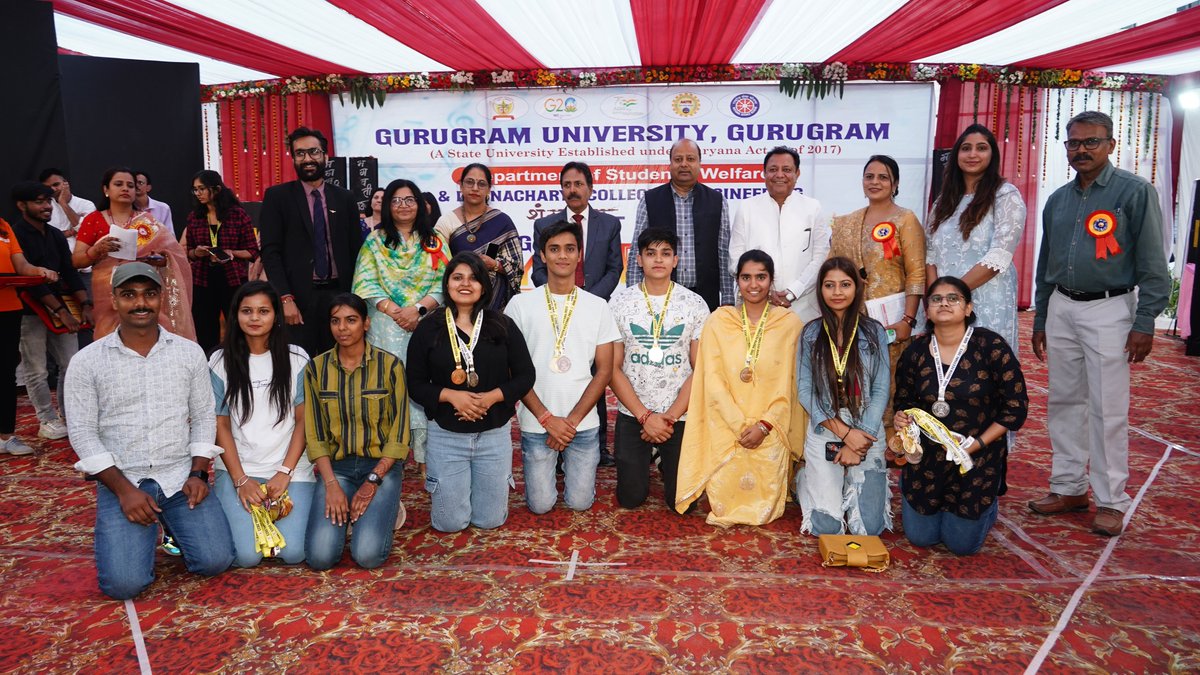 MediaStudiesggu's tweet photo. We did it again..! 🎉🎉
Students of the Department of Media Studies won Gold in Mime, Haryanvi Folk Singing, Hindi Act and Documentary. And Silver Medal in Haryanvi Skit, Qawwali, Poetry.
We congratulate all the students and teams on their achievements.
@gurugramuniver1 https://t.co/wLjHdu9QBa