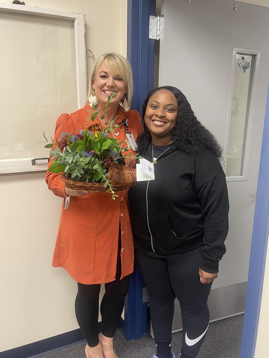 Thank you for this wonderful arrangement! #proudprincipal <a href="/BosFloral/">BosFloralDesign</a>