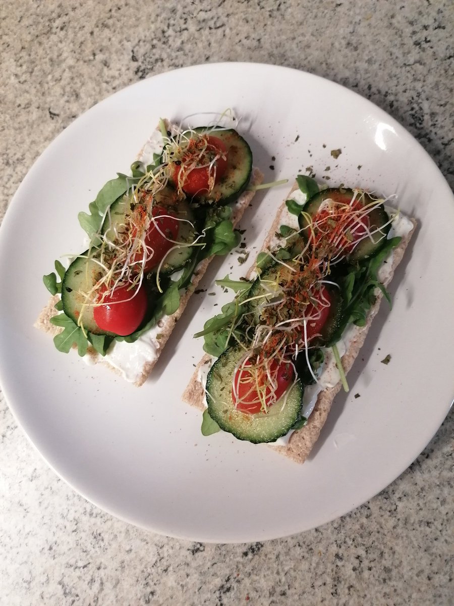 LDVken's tweet image. Smakelijk!! Bon apetit!!!
Bron van vitamientjes!
#gezondevoeding
#gezondeten
#nooitmeerdieten
#Foodie