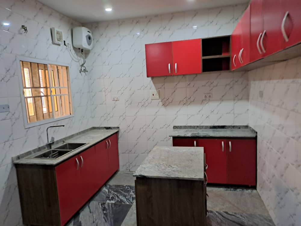 Biklins's tweet photo. @Ekitipikin Biklins Empire
Present 
3bedroom flat all in suite
Security cameras
Water heaters
Fire alarm systems
24/7 water supply
Constant electricity
Wire fence
ETC . Contact 08130735022
@Guzape ABUJA FCT
@Ekitipikin 
@Affia_Daniel https://t.co/27mSrh4K0R