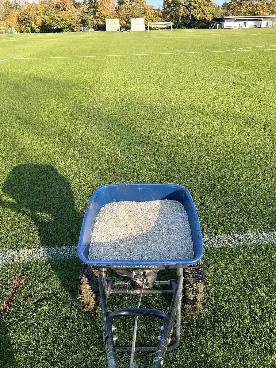 Iv forgotten how much the legs burn pushing the fertiliser over a football pitch #sweating #legburn