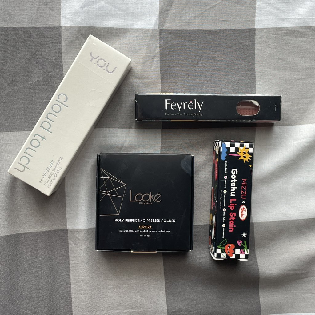 litchycoral's tweet image. GIVEAWAY MAKEUP SET! buat 1 pemenang💖 ada skin tint, powder &amp;amp; ombre lippies~

rulesnya follow aku, rt &amp;amp; like tweet ini, reply domisili

good luck🧚🏻‍♀️

#zonauang #giveaway