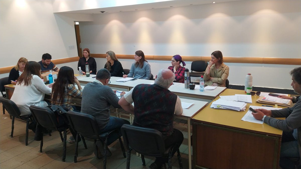 Participamos de la Sesión especial convocada para dar tratamiento a Expedientes de contrataciones de servicios y compras.