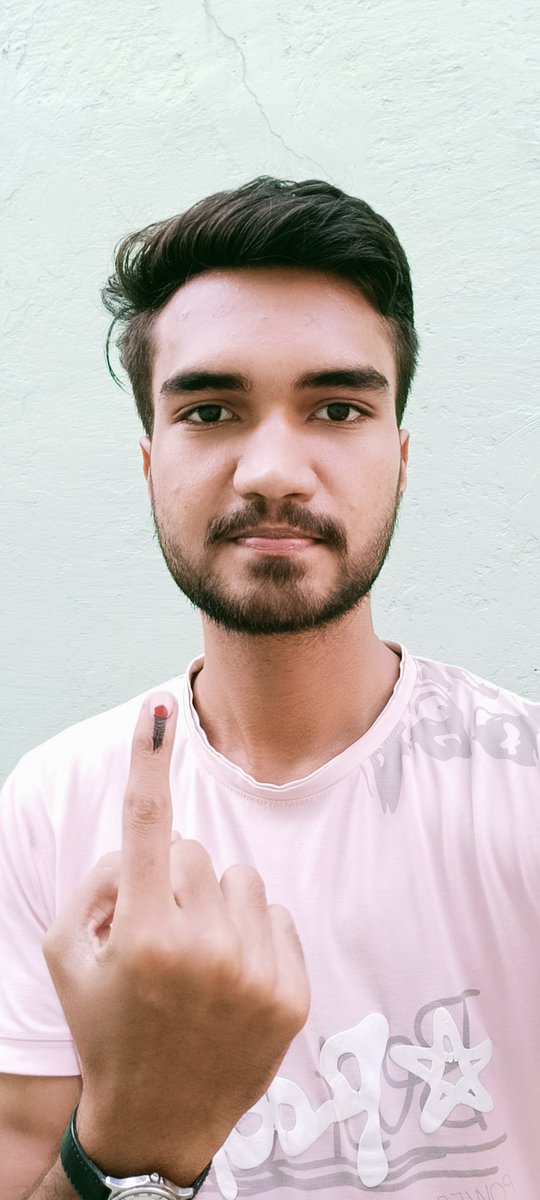 DilliwarNikhil's tweet photo. कर्तव्यों से कोई न रूठे
किसी का वोट कभी न छूटे ।।

#myvotemyidentity 
#AssemblyElections2023 
#CGElection2023

@_NSSIndia
@YASMinistry
@ianuragthakur
@ECISVEEP 
@CEOChhattisgarh
@NSSRDBhopal
@nsscsvtuCG 
@Nss_ssgi

#MyFirstVote
#OurFirstVote
#seniorcitizenvotingforNation https://t.co/C4FlgzUGVq