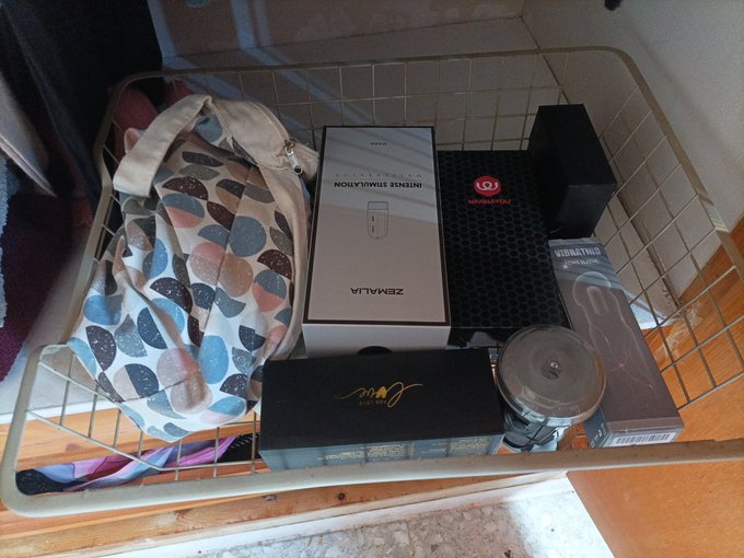 Alguien sabe... Todo lo que guardo aqu&iacute;?? Es mi caj&oacute;n de los tesoros!! https://t.co/GX5KhnsSIk<a href="/tag/miercolesdelenceria"class="tags"><span>#miercolesdelenceria</span></a>