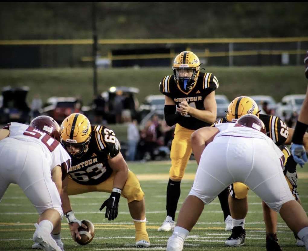 Montour Maniacs tweet media