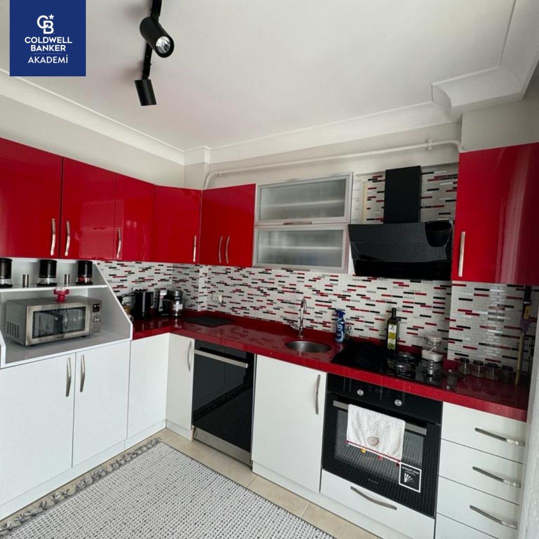 İzmit Alikahya Fatih Mahallesi'nde bulunan dairemiz;
▶ Myra Sitesi 3'te bulunmaktadır.
▶ Site 15.000 m2 arsa üzerine 11 blok ve 211 daireden oluşmaktadır.
▶ Sitemizde açık havuz, otopark ve çocuk oyun alanları bulunmaktadır.