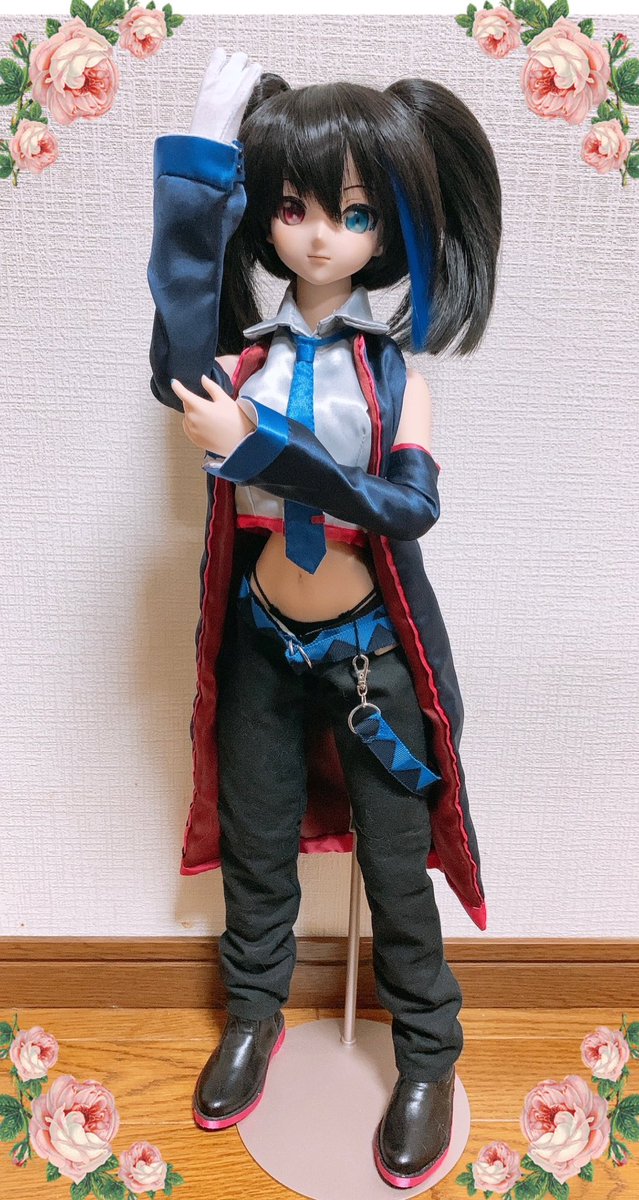 mk_leon6539's tweet photo. 我が家のドールさん達に妹(弟?)が誕生🐣

本日11月17日で、欲音ルコ15周年🎉
あんまり知られていないかもだけど、
重音テトさんの仲間(UTAU)♪

性別も年齢も身長も、いろいろと個性的なルコをよろしくお願いします(*´꒳`*)❤️💙

初めてのメイク、難しいけど楽しかった🌸 https://t.co/DNRt2oI0jI