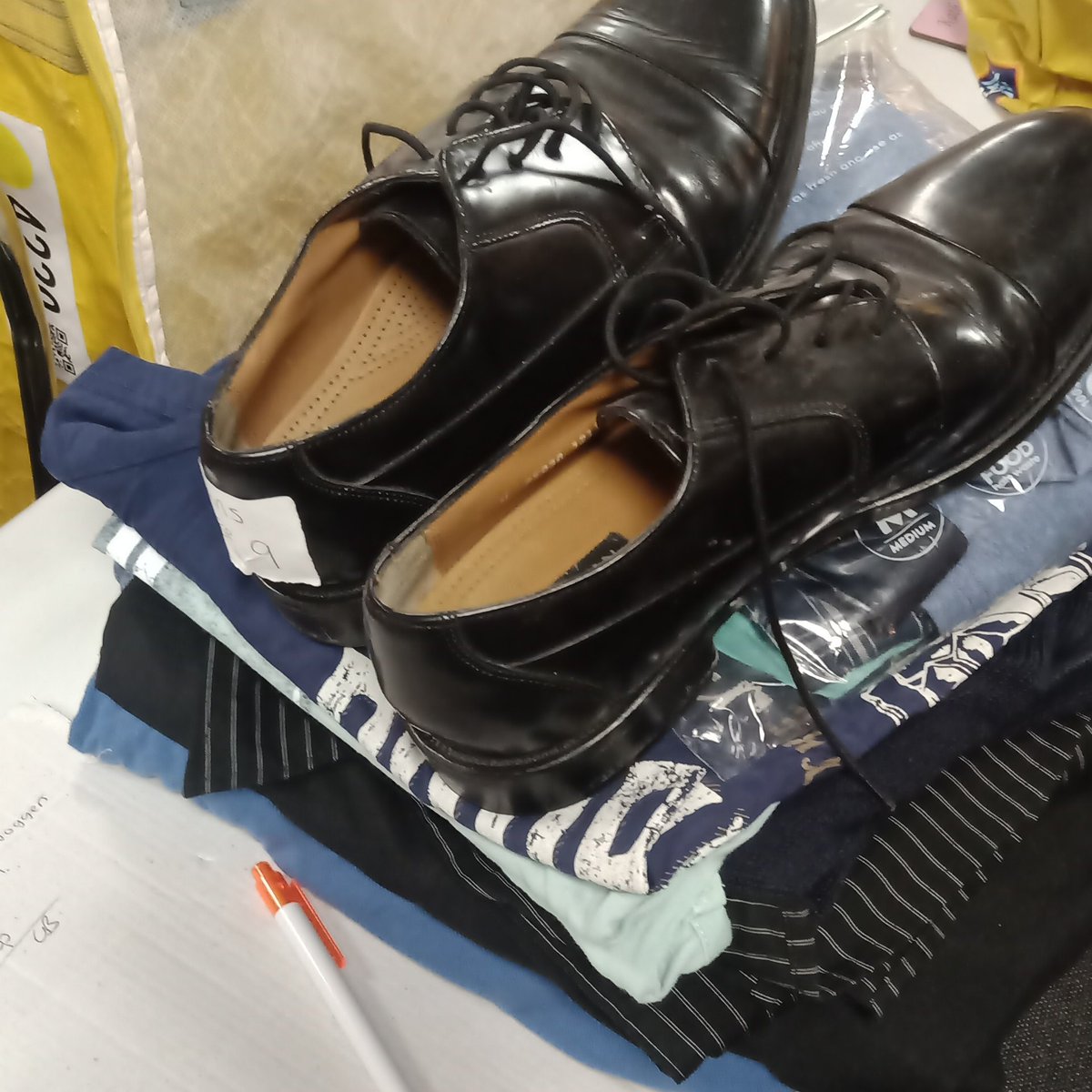 REELCIC's tweet photo. The REEL Rack project continues to support individuals and families with clothing &amp; footwear. We support those who are needing a urgent helping hand in our town.Can you support us by donating any good quality Preloved clothing items or new? rack@reelcic.co.uk 
#ReelRack #donate https://t.co/TkOGfEXAtq