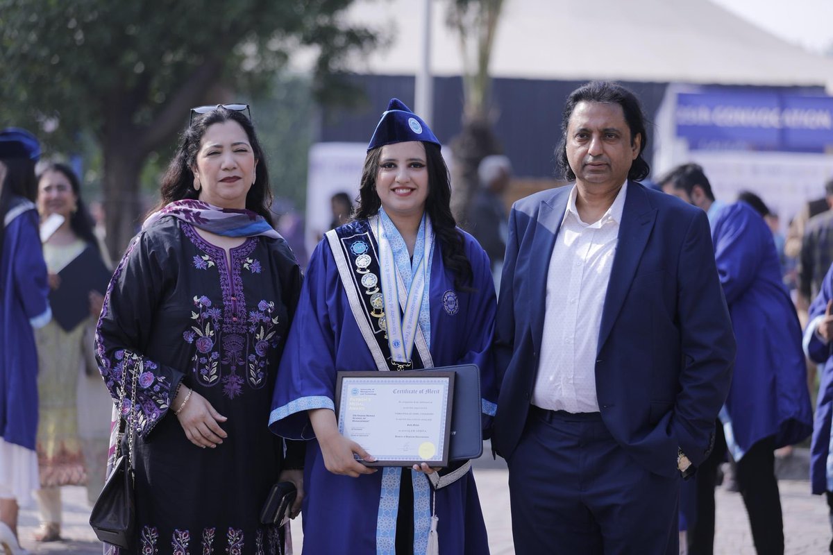 UMTOfficial's tweet photo. Convocation - A day of joy for graduates and their parents

Convocation is more than an event, it's a day radiating with shared happiness, cherished memories, and the promise of new beginnings.

#UMTConvocation #myUMT https://t.co/iCPvcv2S8H