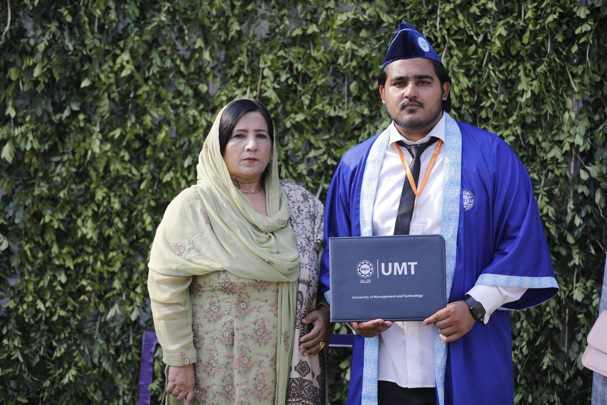 UMTOfficial's tweet photo. Convocation - A day of joy for graduates and their parents

Convocation is more than an event, it's a day radiating with shared happiness, cherished memories, and the promise of new beginnings.

#UMTConvocation #myUMT https://t.co/iCPvcv2S8H