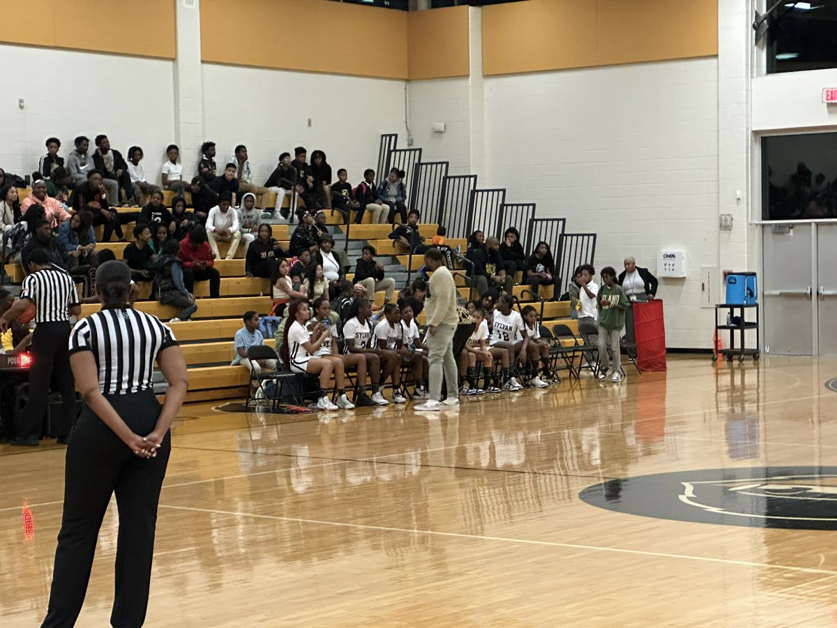 MrGuilford_RISE's tweet photo. Last night @APSSylvanHills gym was packed to capacity for our first game of the season. Our ladies got the W but our fellas fell short against Price but I love how everybody competed! #MovingfromGOOD2GREAT #SylvanREADY💛🖤 https://t.co/yr83cK7m1x