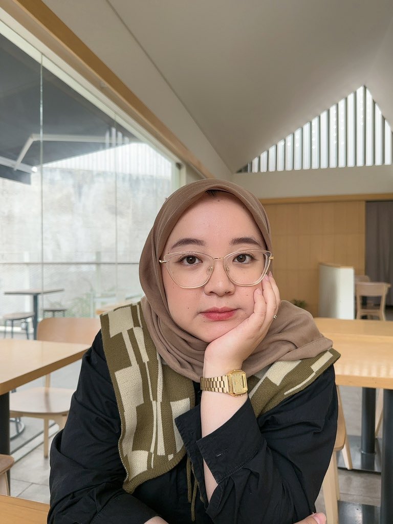ginamonikaa's tweet photo. @hrdbacot Kacamata ke 1: https://t.co/GIRKj7OSwQ
Kacamata ke 2: https://t.co/QzyZhkb43u

From @hey_kama 🫶🏻 https://t.co/DNq2RJlgLm