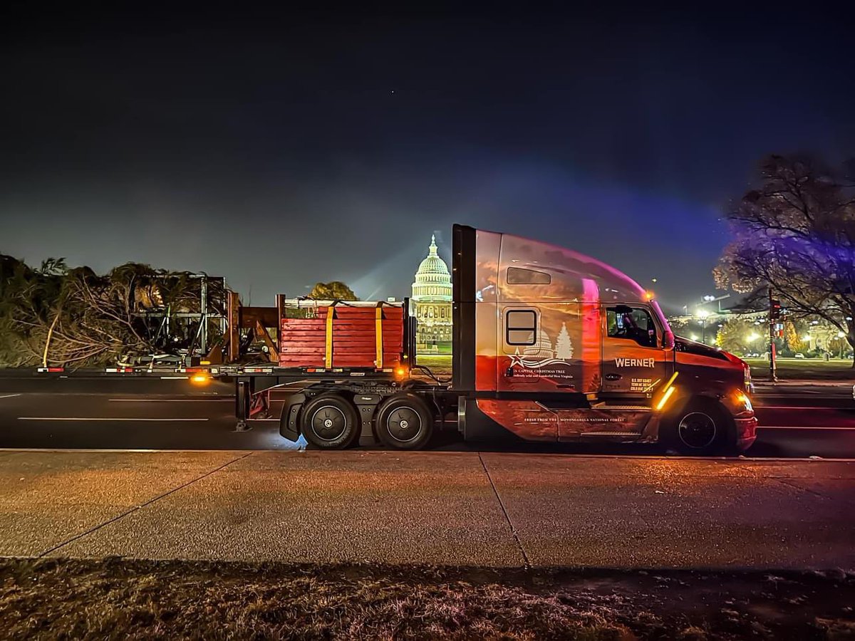 The 2023 @USCapitolTree has arrived in Washington D.C.