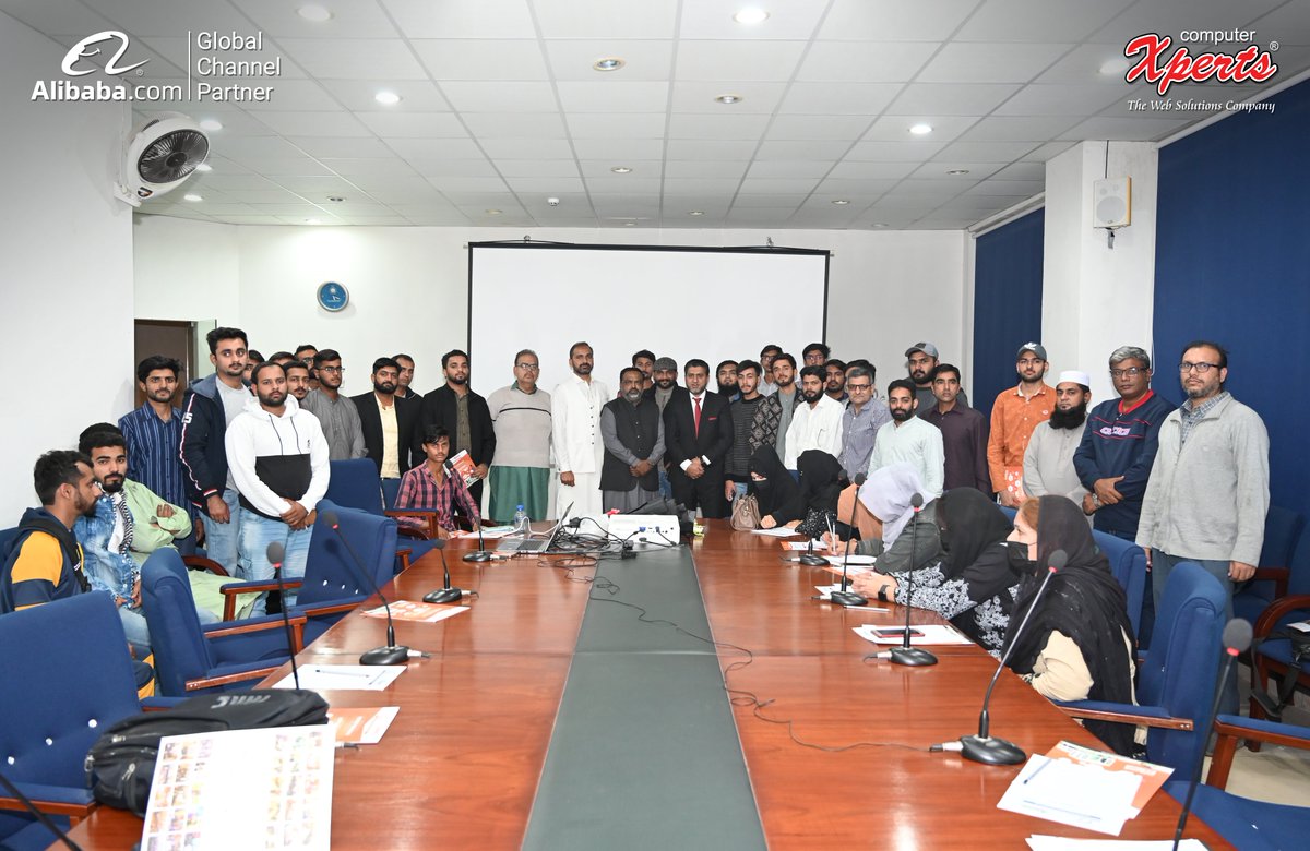 1ecommercexpert's tweet photo. Some #glimpse of Alibaba training Session on 16th NOV, 2023 (Thursday) at Sialkot #Business and Commerce Center (#SBCC). Attendees of Batch #19 receiving certificates for our FREE Alibaba Training Session.
#Batch19 #Alibabaplatform #Pakistan #Alibabaoffice #AlShifaHospital https://t.co/7r0RcTbQvo