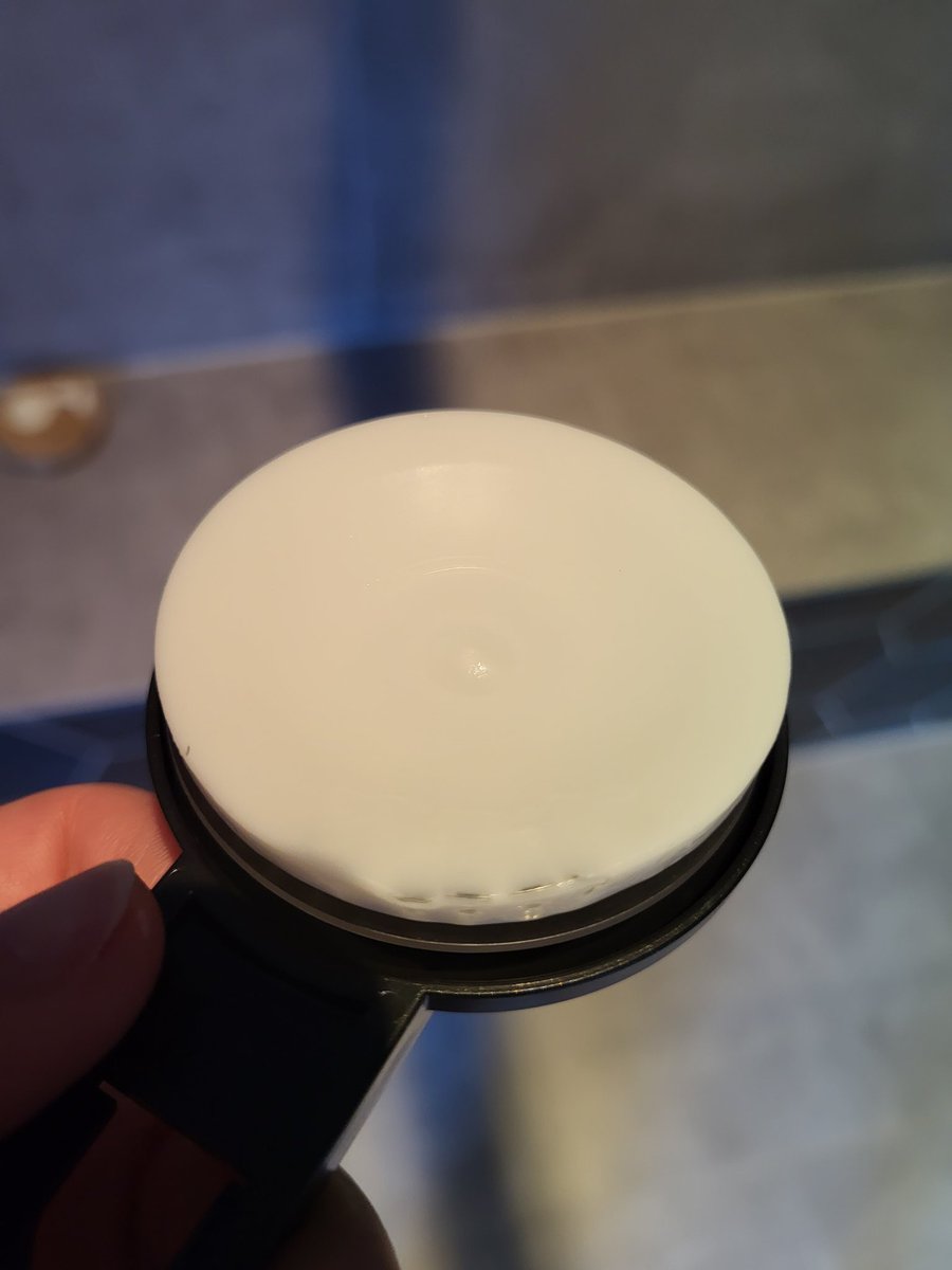 MarritVelt's tweet photo. @IKEANederland Hi, ik heb een Tisken die niet vacuüm trekt. Ik denk omdat er een productiefoutje in zit. Dit is van een online bestelling, kunnen jullie 1 na sturen? https://t.co/J9AXC61kVb