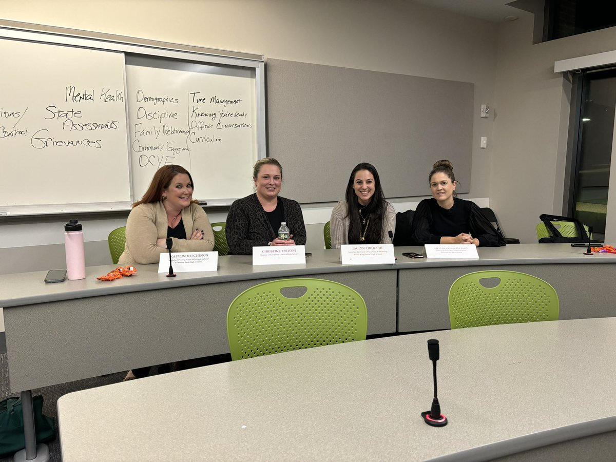 EDU810 had a panel of talent last night to share their expertise with future principals! @KHitch87 @JLTirocchi @LFSackettSharks @PCSchoolLeaders
