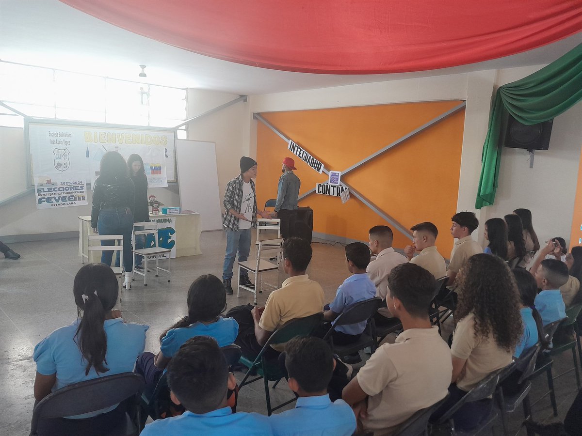 MerlyColteatro's tweet photo. Ayer integrantes de el nucleo estadal del MTCR del estado Lara compartio una puesta en escena de la obra oscuros 16 a los jóvenes  delegados municipales de nuestro estado de la FEEVEM. 
@NicolasMaduro
@_LaAvanzadora 
@WuikelmanAngelP 
@dgcteatro 
@cdcelara 
@CulturaLara_ZE https://t.co/ZNxLvuchqr