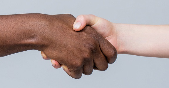 Veja que reflexão importante sobre os cristãos e as tensões raciais: link.cpb.com.br/daf3a7. Vale a pena também ouvir e compartilhar esses dois podcasts sobre o tema: "A religião cristã e o racismo" (link.cpb.com.br/96b899) e "O adventismo e o racismo" (link.cpb.com.br/ba5d02)