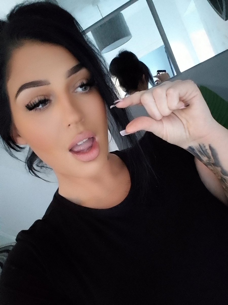 GoddessRia222's tweet photo. Your little shrimp won't please me but your wallet does 

:¨·.·¨:
 `·..·‘ paypig, humanatm, findom, cashcow, footworship, fetish, finsub, paypig, dom, sub, goddess, beta, walletdrain, moneyslave, whalesub https://t.co/Wf6MUiypgt