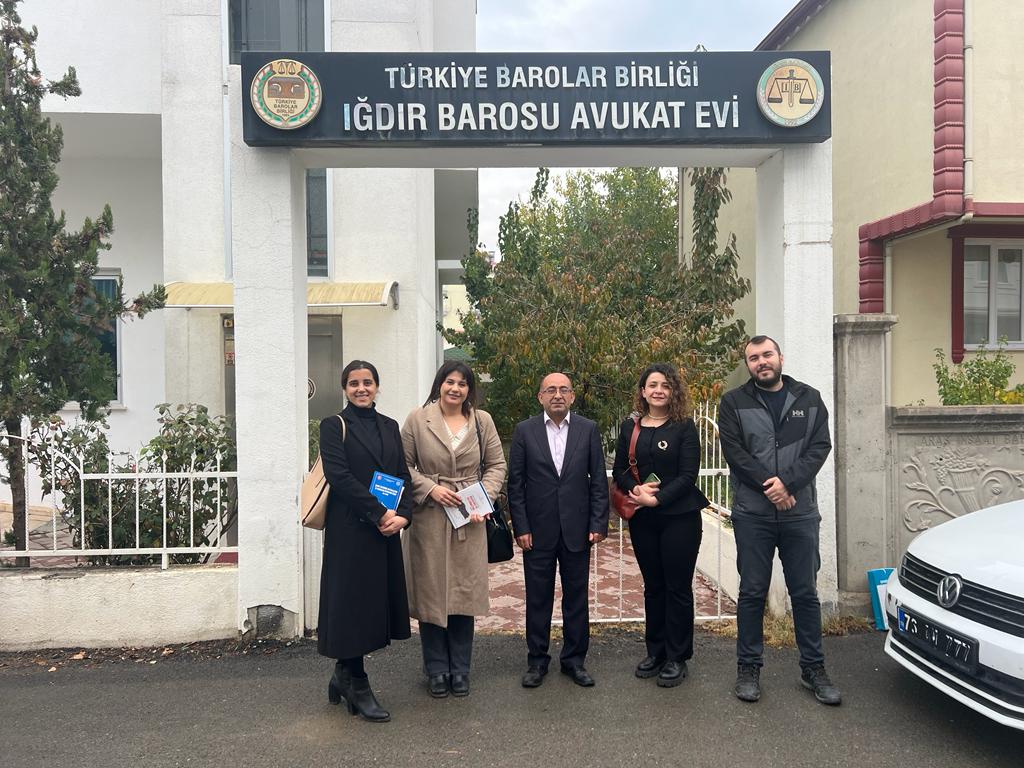 KDK’nın, Kars'ta, Iğdır'da, Ağrı'da Türkiye Yüzyılında Ombudsmanlık ve Üniversiteler konferansları kapsamında; kurum uzmanlarından Ayşe Deniz Aygün tarafından ilgili baro avukatlarına KDK’nın faaliyetleri ve çocuk hakları alanındaki çalışmaları konulu seminerler gerçekleştirildi.