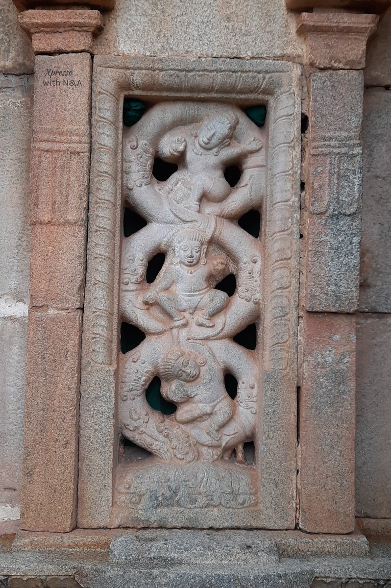 Xpresso2023's tweet photo. 📍Belur, Karnataka
Most of the carvings that we find in ancient temples are not purely for aesthetics,  but if we observe carefully these designs appear to have a scientific background🤔📖

Don't you think this appears like a DNA?🧬🤔
#FridayFeeling #hinduism #SanatanaDharma https://t.co/66tHIfnyVq