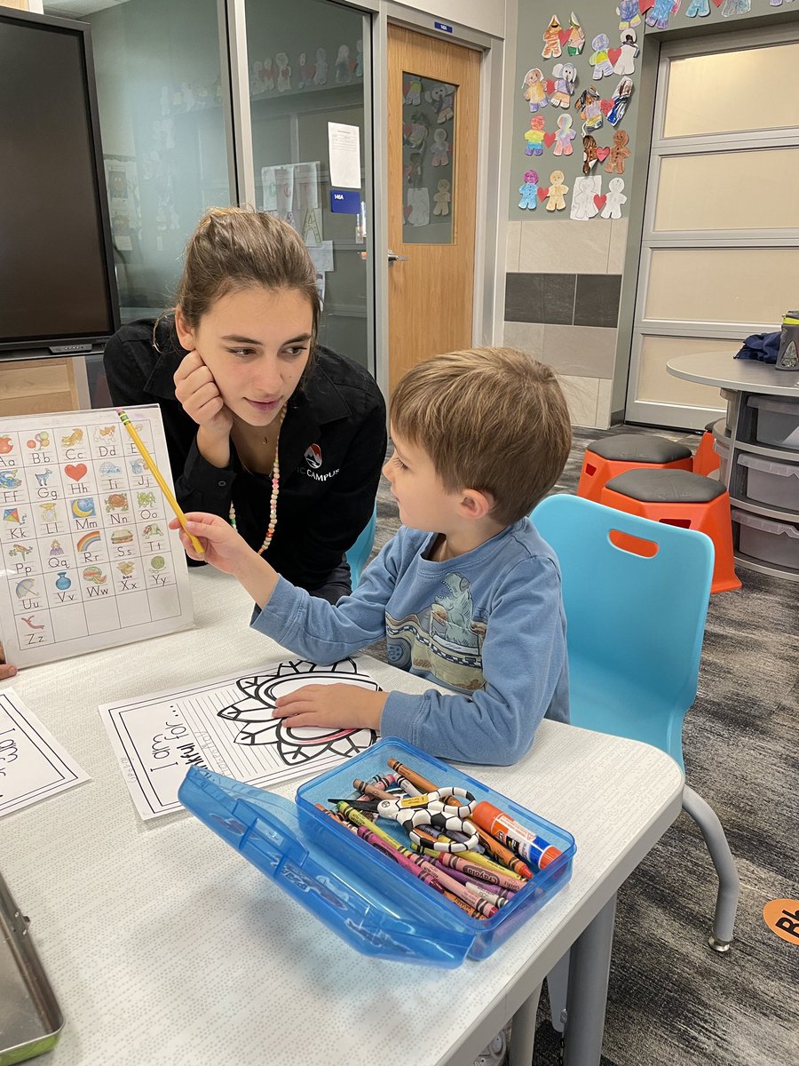 EPICCampusLPS's tweet image. Teacher Cadets collaborating. Working in classrooms with children and with teachers learning their craft. #youbelonghere #itsEPIC #futureeducator