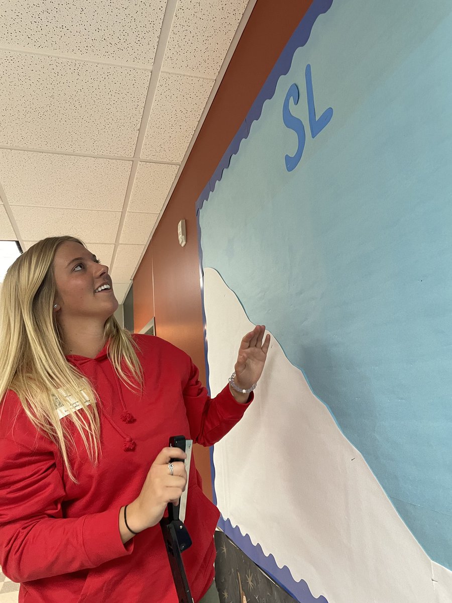 EPICCampusLPS's tweet image. Teacher Cadets collaborating. Working in classrooms with children and with teachers learning their craft. #youbelonghere #itsEPIC #futureeducator