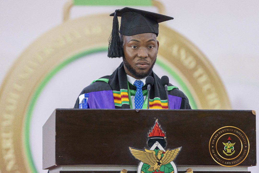 Thevokofficial's tweet photo. 📍📍ATTENTION GENERAL PUBLIC📍📍

Humphrey Ashimatey, a student of Economics has been adjudged the Valedictorian of the College of Humanities and Social  Sciences with a CWA of 85.09 🫡⭐⭐

He emerged as the overall best-graduating student out of 3055 Graduates from the college. https://t.co/ztcM18od2s