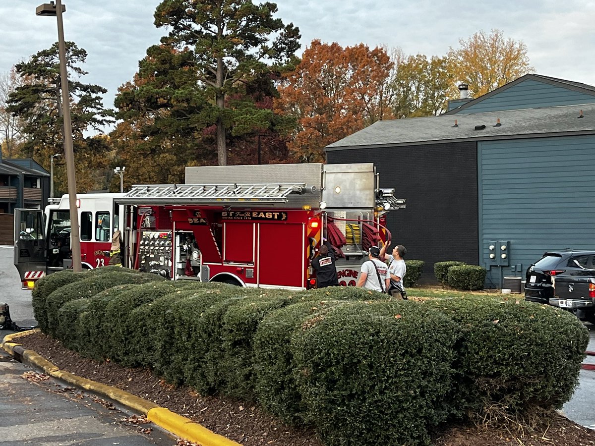 devayneTV's tweet photo. #CFD investigating an early morning fire at the Tatum apts. office building. No reports of injuries #wcnc #wakeupclt #fire #investigation https://t.co/cLUlbKkT8X