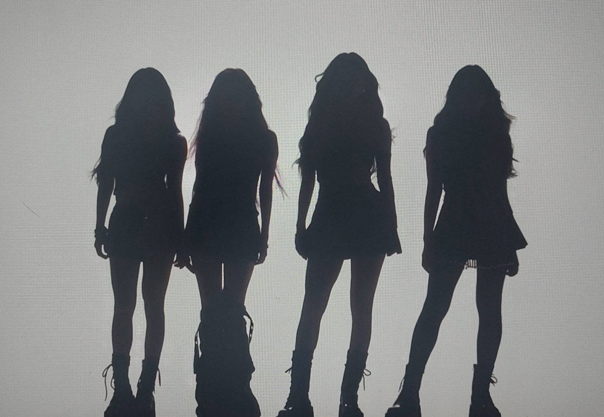 wntrult's tweet photo. aespa’s silhouette is so iconic https://t.co/zHR9X35vat