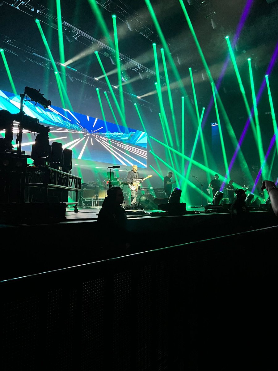 PhilCmusic's tweet photo. Wednesday night @youtubetheater in LA 📸 @stayccunningham @neworder #NewOrderLive https://t.co/tXCZPFHK4H