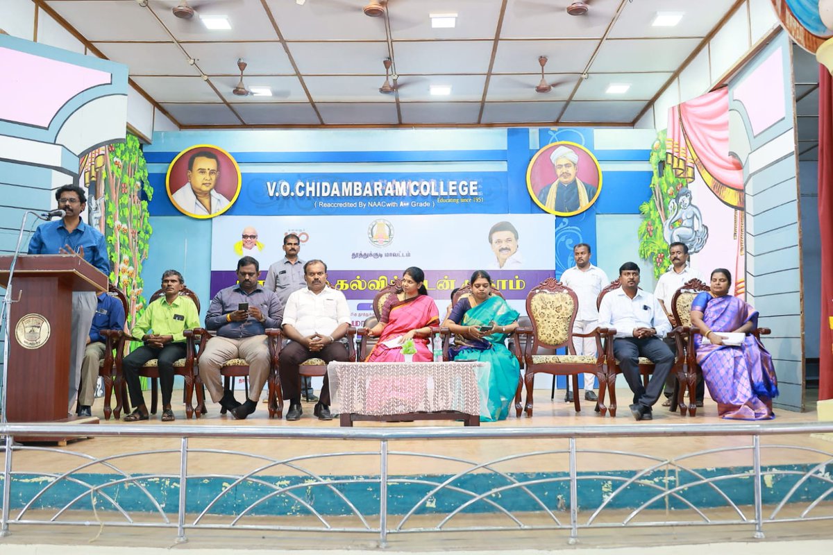 geethajeevandmk's tweet photo. தூத்துக்குடி வ.உ.சி. கல்லூரியில் இன்று தூத்துக்குடி மாவட்ட நிர்வாகம் - அனைத்து வங்கிகளுடன் இணைந்து ஒருங்கிணைத்த மாபெரும் கல்வி கடன் வழங்கும் முகாமில் இன்று கழக துணைப் பொதுச்செயலாளர் திருமிகு. @KanimozhiDMK எம்பி., அவர்களுடன் கலந்துகொண்டு 94 மாணவ மாணவியருக்கு ரூ. 4.89 கோடி (1/2) https://t.co/sn5rv6oLZe
