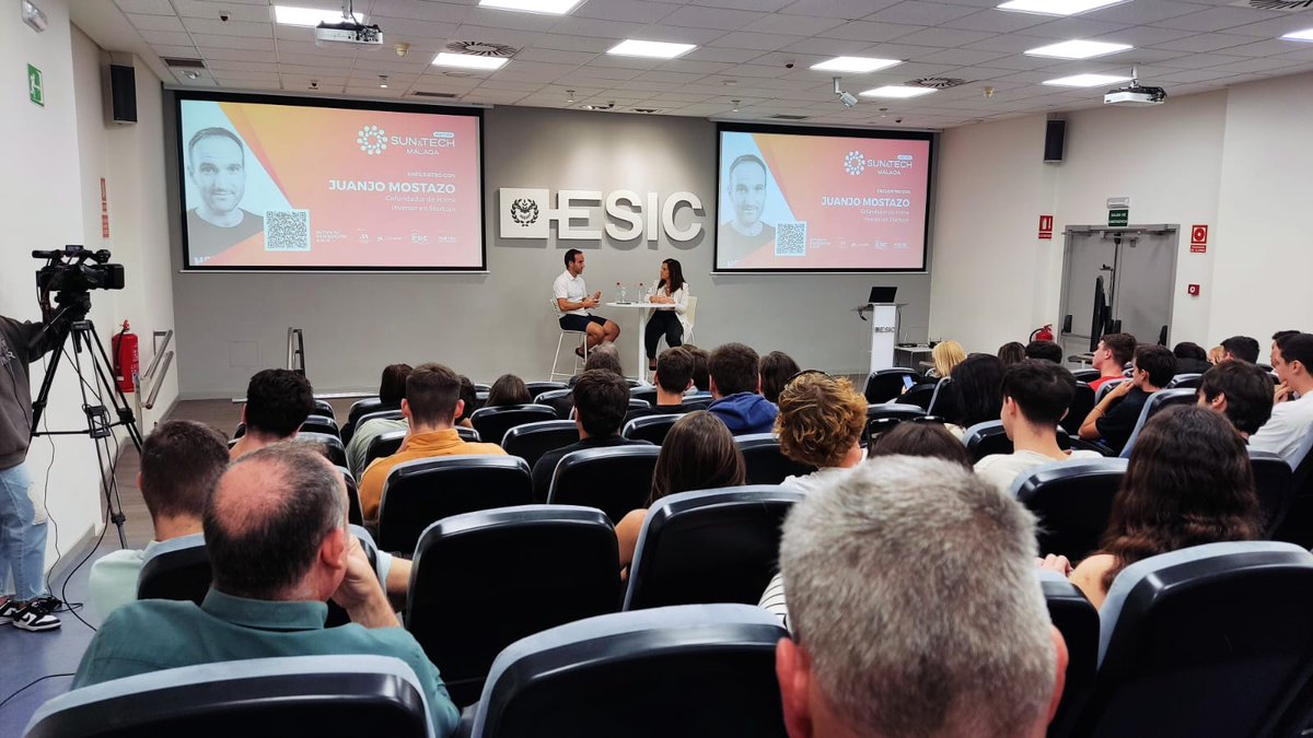 ESICMalaga's tweet photo. ¡Hoy se ha celebrado #SUNANDTECH en #ESICMálaga!  👏 Con una entrevista a @juanjmostazo, cofundador de @HomaGames, de la mano de @DiarioSUR 

Nuestros alumnos de 1º y 2º de #TSDB y #TSDMG han tenido la oportunidad de disfrutar de esta jornada🔝 https://t.co/7FB3hms8PA
