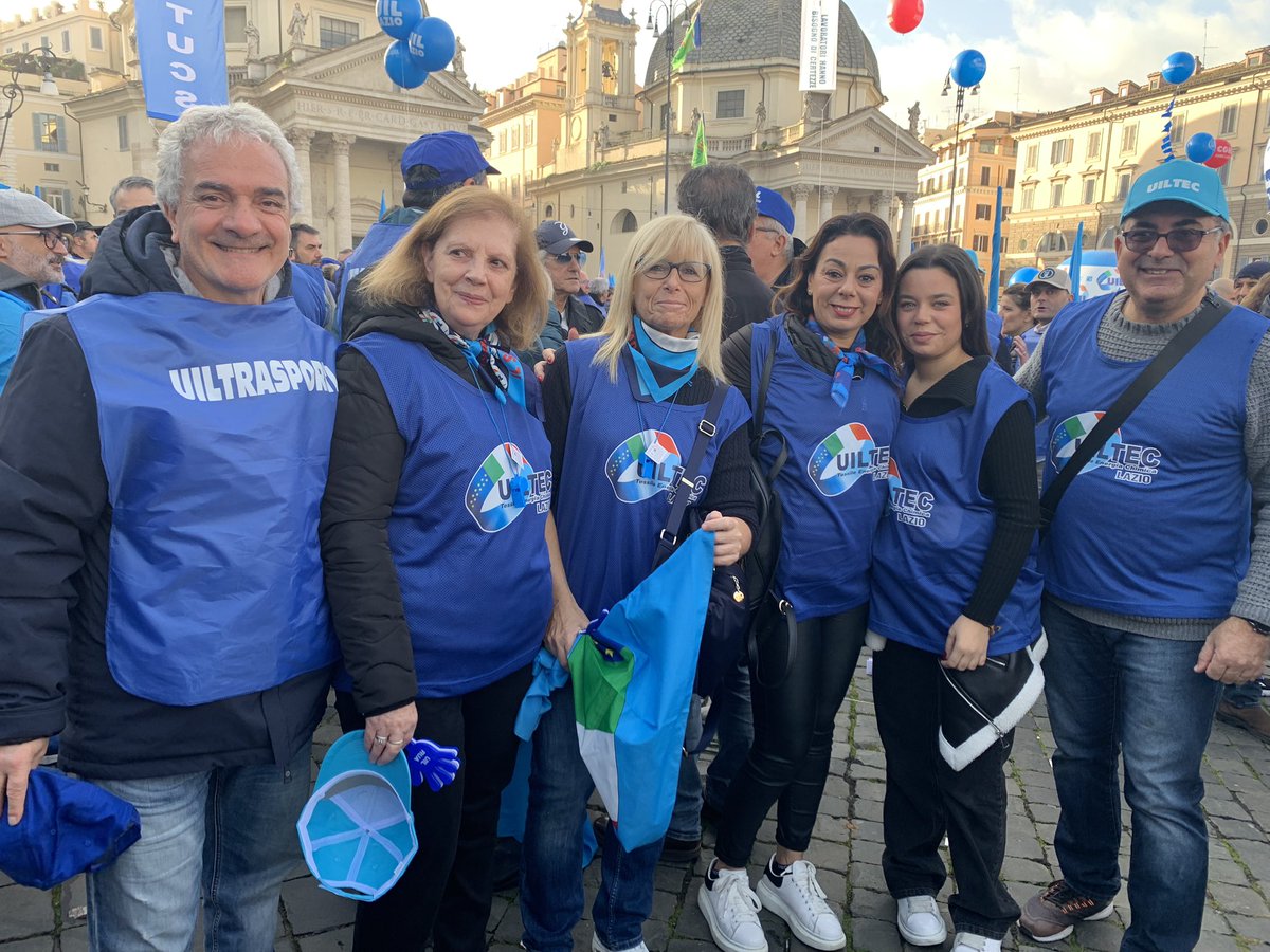 UiltecL's tweet photo. #ScioperoGenerale #cgiluil #adessobasta chiediamo al #governomeloni di cambiare questa #manovra https://t.co/yKqvQZt23P