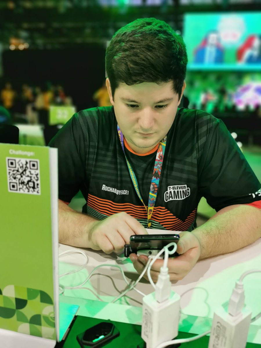 EeveeWitch's tweet photo. La concentración de @Rochababyface1 en el torneo más grande de Latinoamérica ✨🇧🇷 https://t.co/SMIthHsbG9