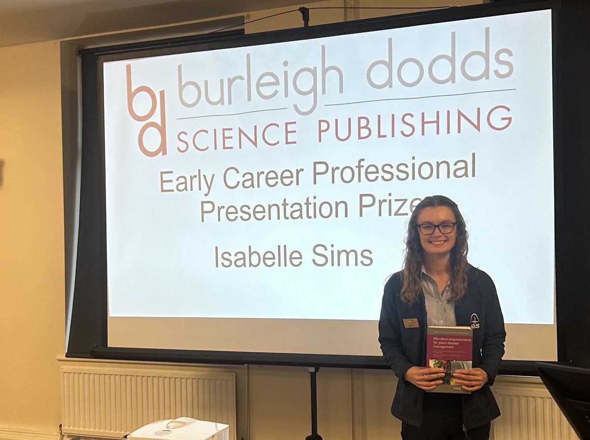 IsabelleSimsPhD's tweet image. Had a wonderful time at the @AABiologists #AABIPM23 conference this week, presenting work on @DefraSurvey of Crop Pests and Diseases 🌱🦠🪲 Lots of great discussions &amp;amp; really honoured to have been chosen for the Early Career Professional Presentation prize 😃