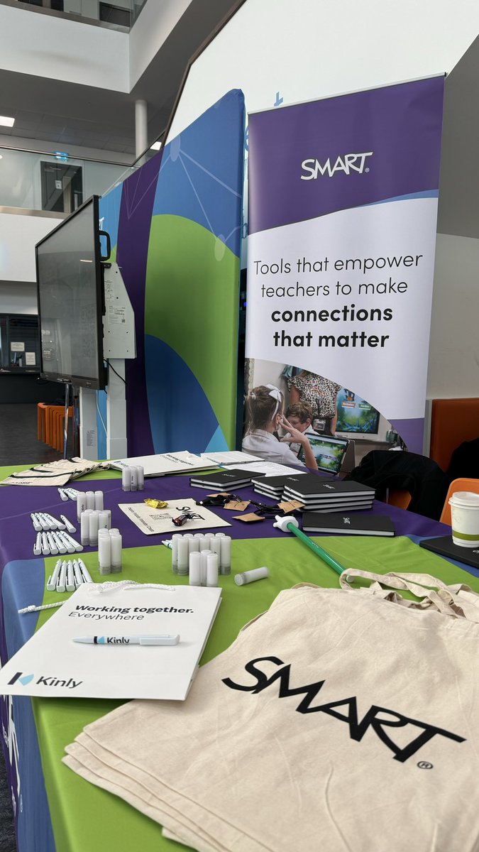 MarkHartwright's tweet photo. Busy day at @AberdeenshireLL #LoveLearningCreatively inservice day! Great to join with #Kinly to make more #ConnectionsThatMatter @LumioSocial @SMART_Tech #SMARTuk https://t.co/aaMDqRAam4