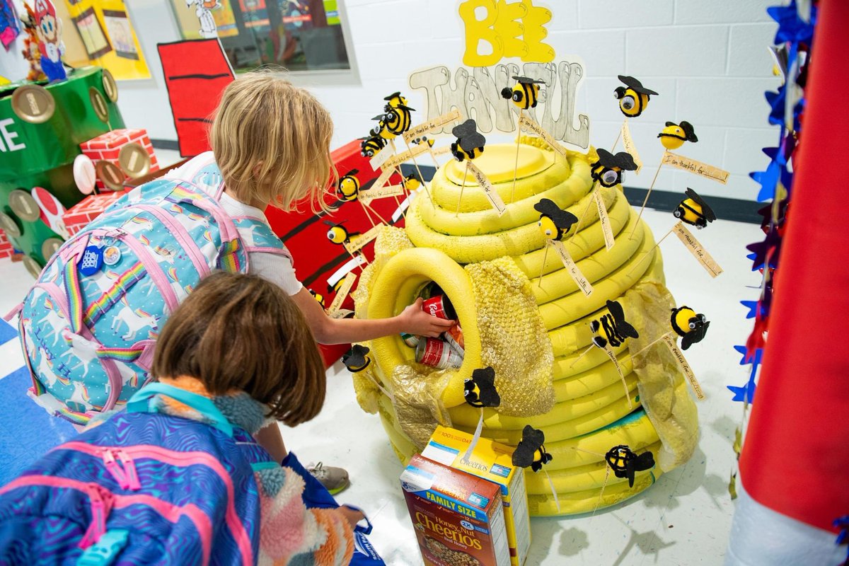 BouamriBusyBees's tweet photo. FCPS Post below- go Silverbrook! Go Busy Bees!
Our students are CAN-tastic! 🥫Silverbrook Elementary School students are collecting non-perishable food and helping the community one can at a time. #TGIFCPS https://t.co/0SFkMNhg6q