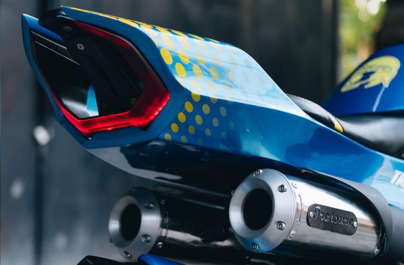 PutiMotor's tweet photo. '13 カワサキ ER-6nを、🇮🇩インドネシア「Treasure Garage」2がカスタマイズ❗️

ゲーム「Cyber punk 2077」にインスピレーションを得た、サイバーパンク マシン。

https://t.co/oEfsuLwmSJ https://t.co/5bjzlVf7ii