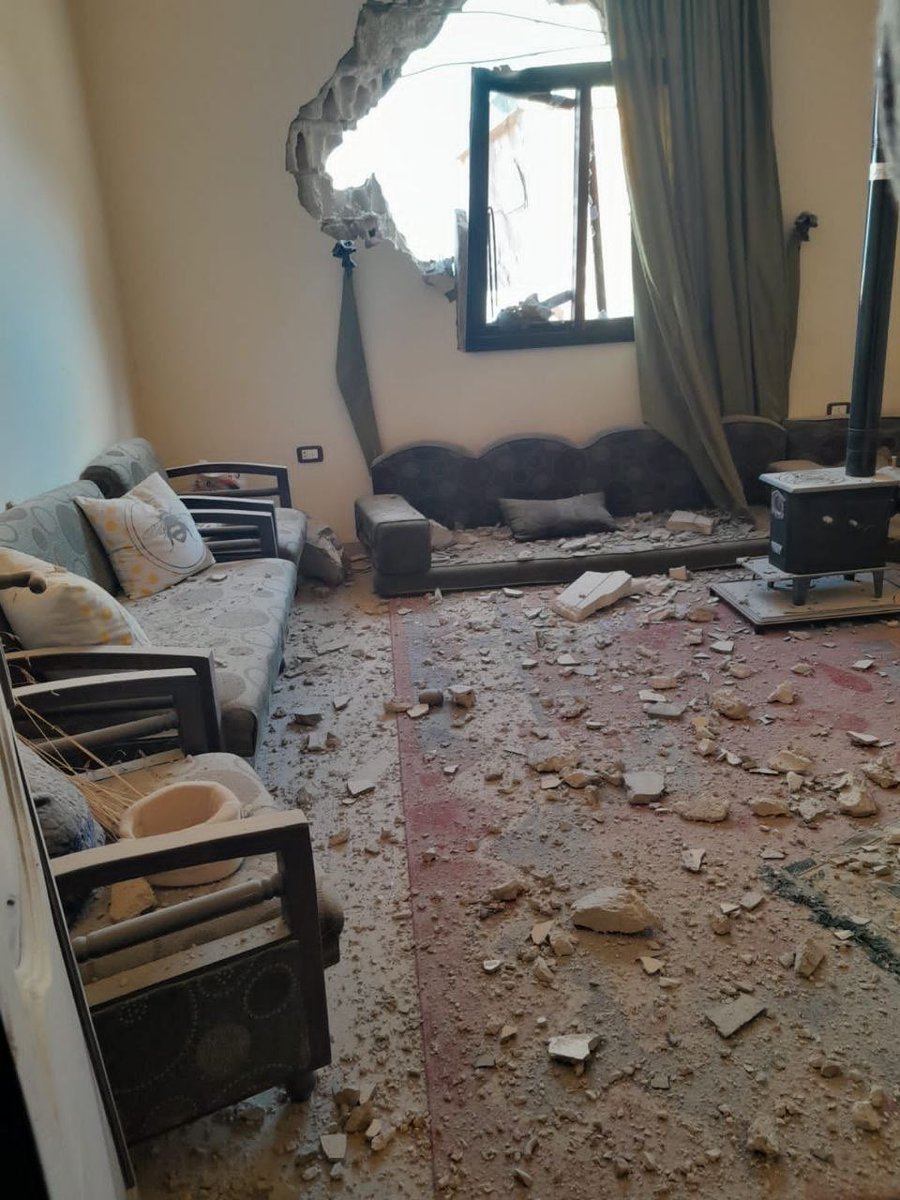 🚨🇮🇱🇱🇧 ISRAEL just TARGETED a Lebanese family’s home in the town of Aitaroun. Fortunately, the ISRAELI shell didn’t explode and everyone survived.