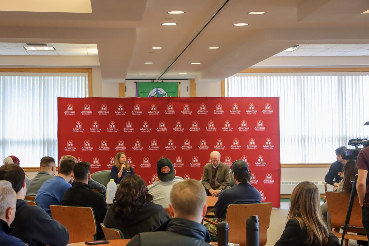 AlverniaU's tweet photo. This week, Wendy Yuengling spoke with students, faculty and staff about her role at @yuenglingbeer, trends in the marketplace that may impact Yuengling in the future and more as the Executive-in-Residence. Learn more: https://t.co/sgekwAYtlW https://t.co/JY0YewoggR